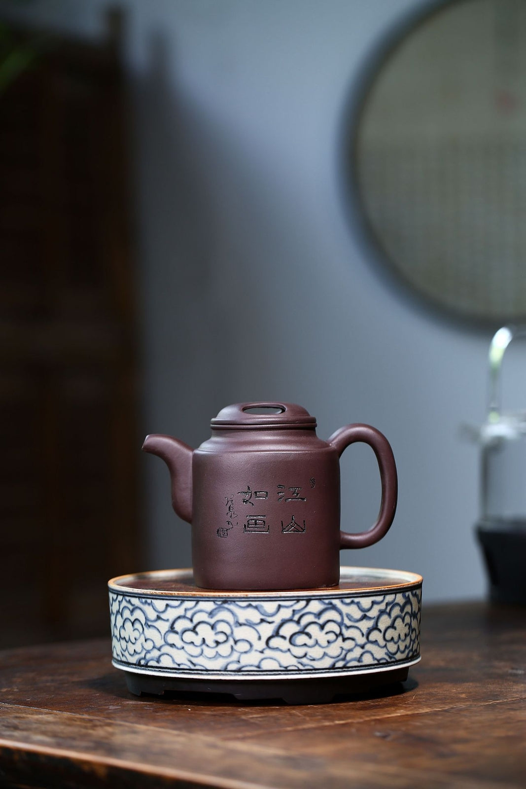 5.7" Chinese Yixing Zisha Pottery Old Purple Clay 380ML Scenery Mesh Teapot 牛盖洋桶
