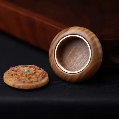 Green Sandalwood Diffuser Hollow Carved Aromatherapy Box Pendant with Cord Gift