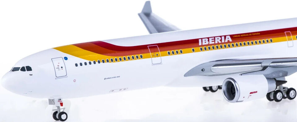 1:200 32CM Herpa IBERIA AIRBUS A330-300 Passenger Airplane ABS Plastic Model