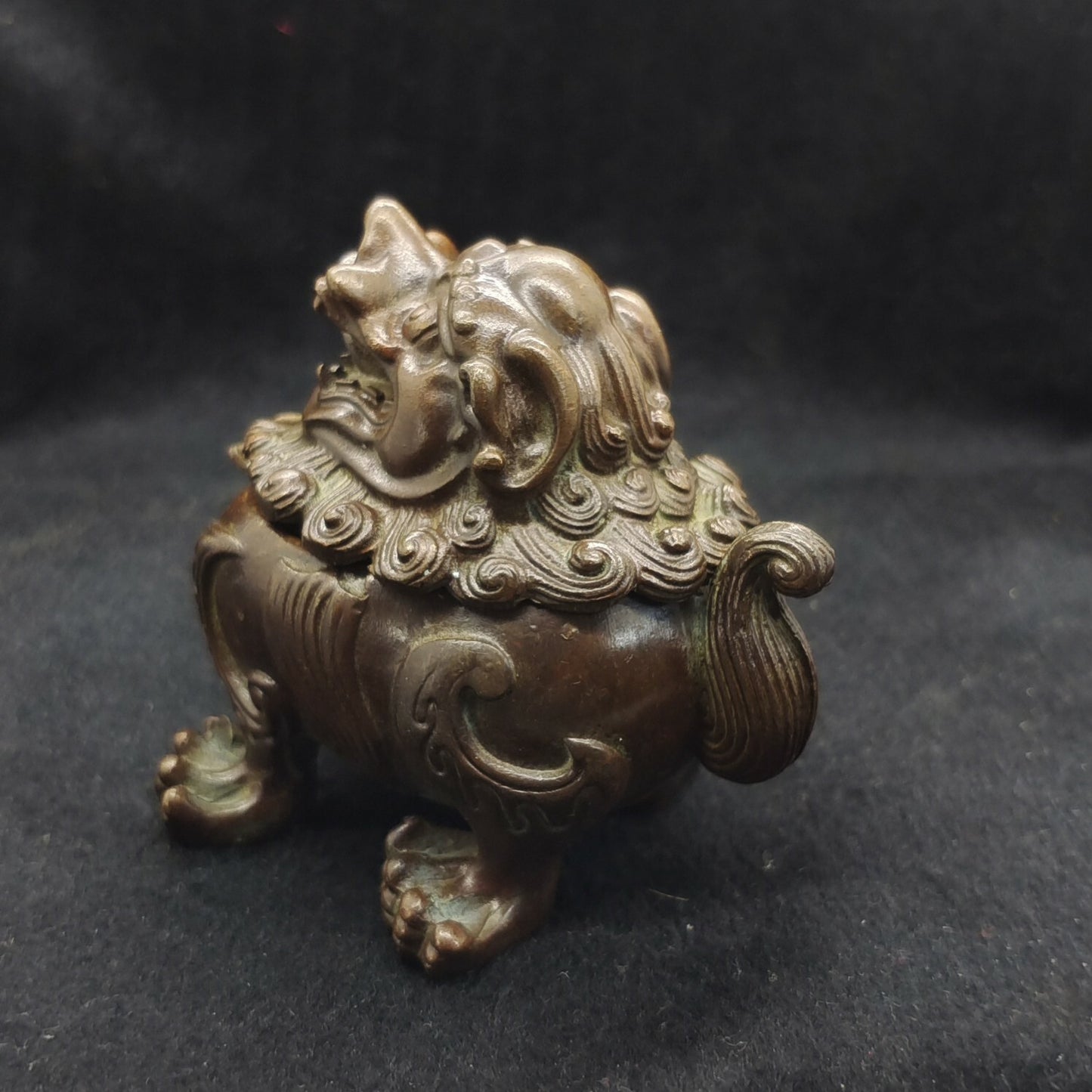 Chinese Bronze Lion Figure Statue Tea Pet Incense Burner Buddha Statue