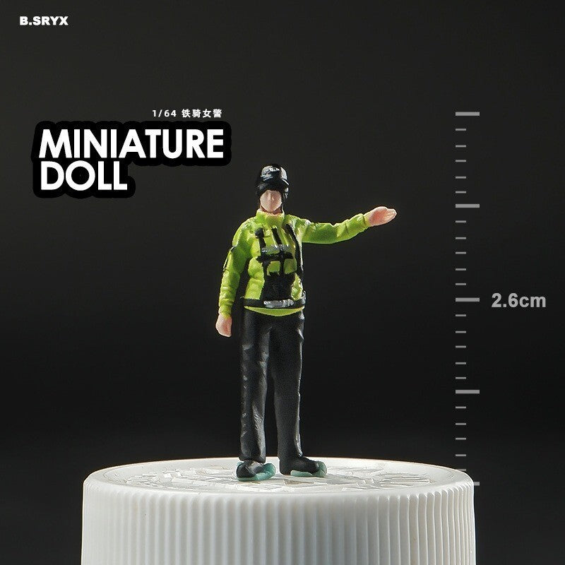 1/64 Scale Figure Model Police Officer Directing Traffic Scene Model Toy