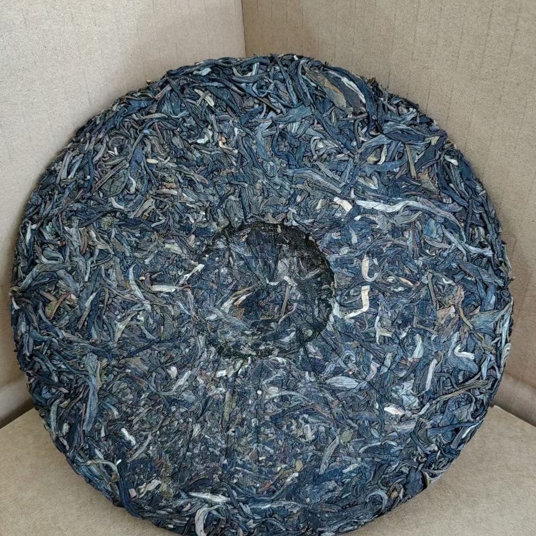 2023 XIAGUAN Te Ji Qing Bing Pu-erh Tea Cake Song He Yunnan Pu'er Tea 357g Raw