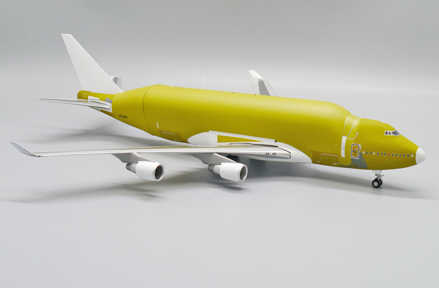 1:200 JC Wings Boeing Plane B747-400LCF Yellow Livery Diecast Aircraft Model