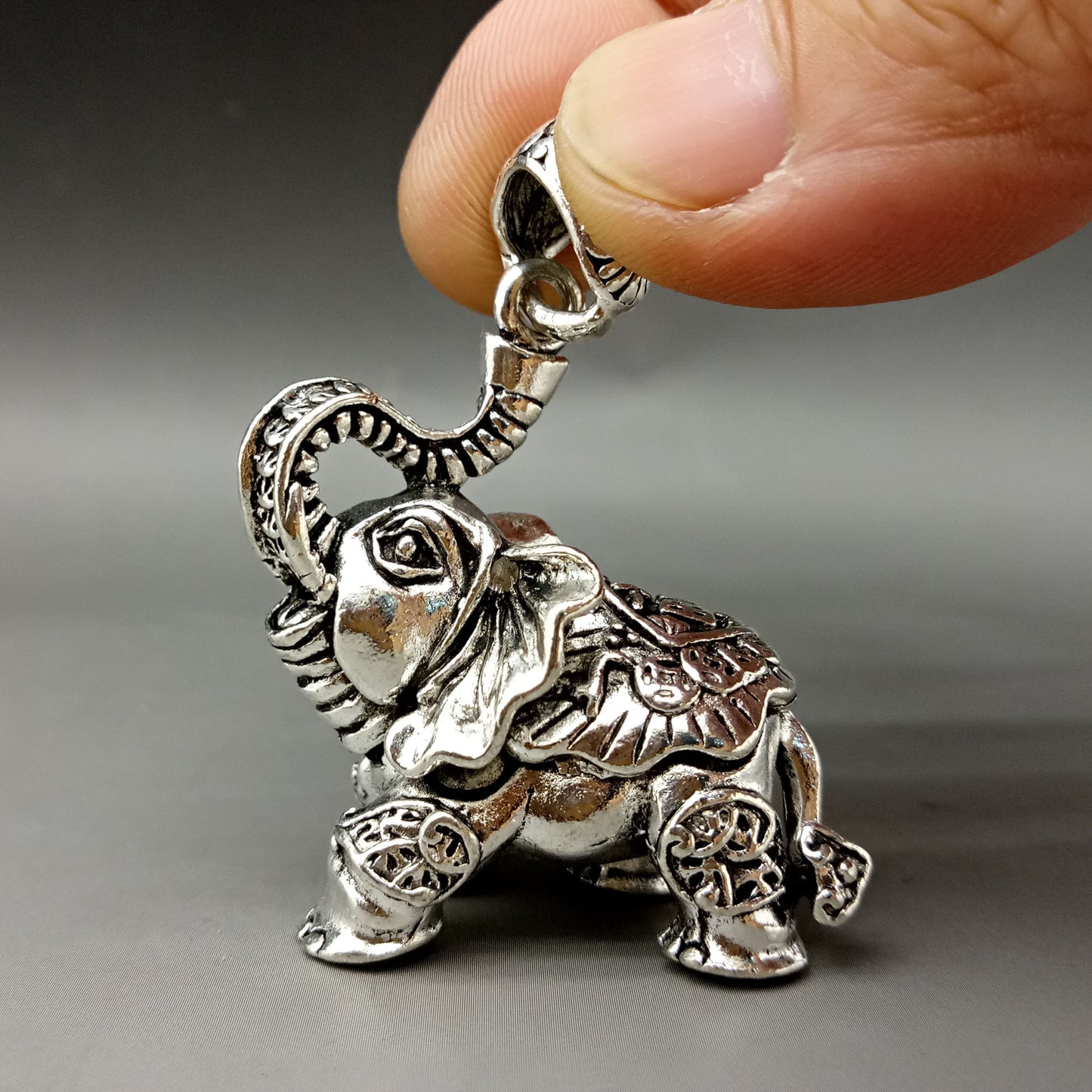 Tibet Silver Hand Carved lucky coin Elephant Pendant Asian Collectable