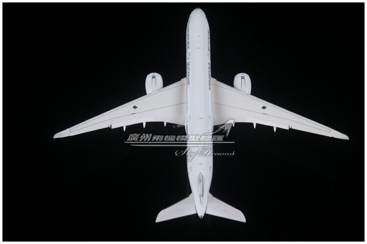 1:400 JC Wings LUFTWAFFE AIRBUS A350-900XWB Airplane Flap Down Diecast Model