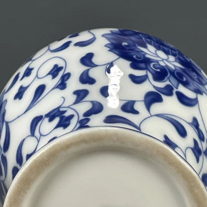 New Exquisite Chinese Porcelain Blue and White Porcelain Flower Pattern Vase