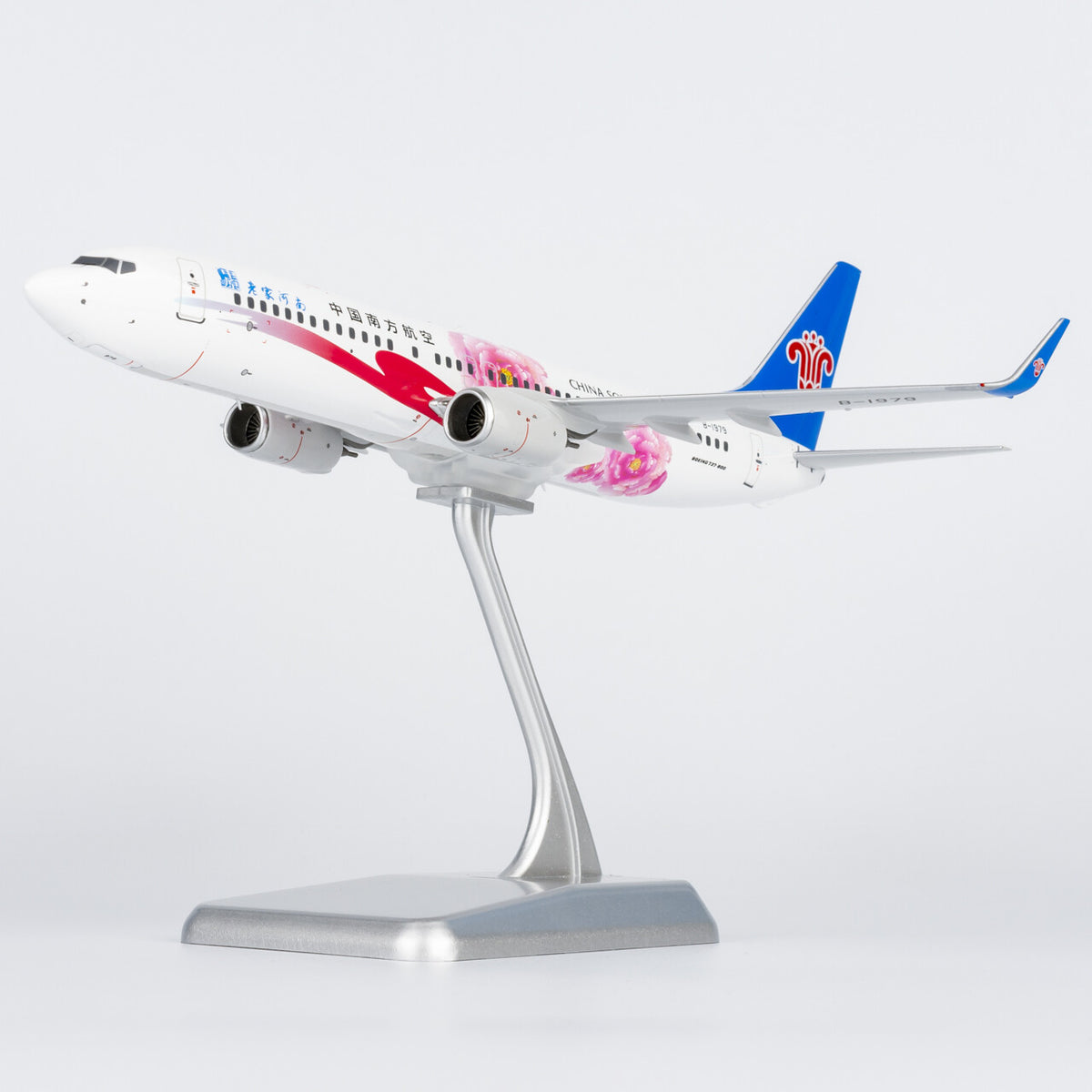 1:200 NGmodels China Southern B737-800 B-1979 Passenger Airplane Diecast Model