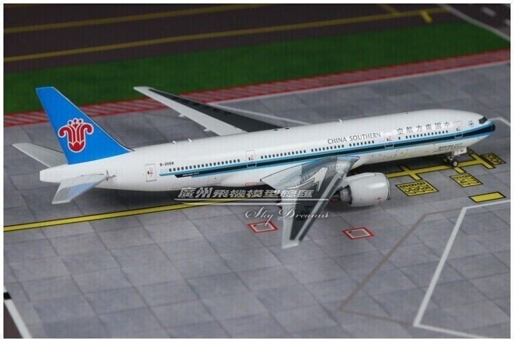 1:400 Phoenix CHINA SOUTHERN BOEING 777-200ER Passenger Airplane Diecast Model