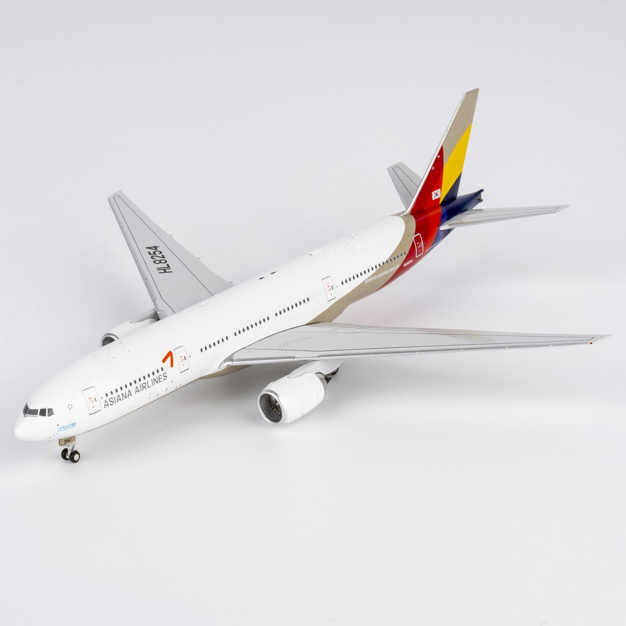 1:400 NGmodels Asiana Boeing 777-200ER Passenger Airplane Diecast Plane Model