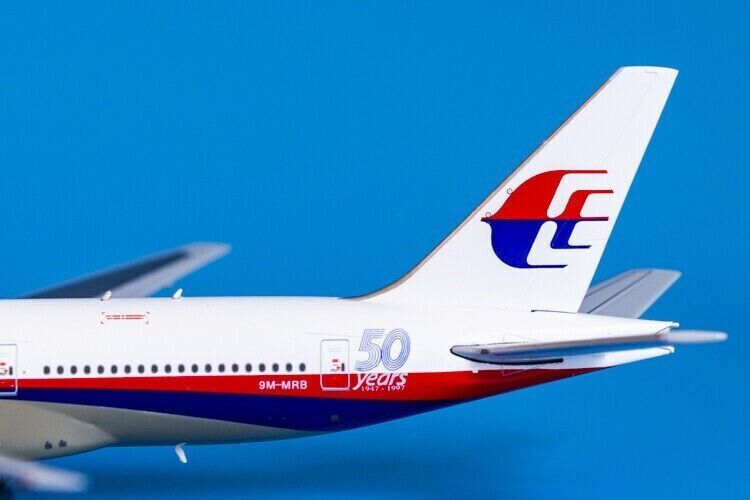 1:400 JC Wings Malaysia Airlines BOEING 777-200 Passenger Airplane Diecast Model