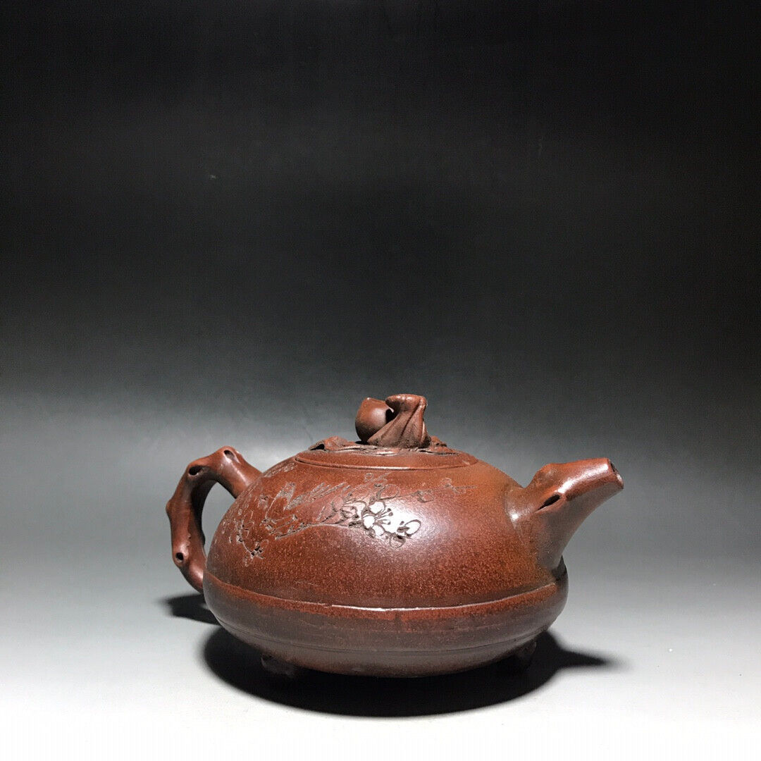 Chinese Yixing Zisha Clay Handmade Exquisite Teapot（寿桃 底款：赵梁）