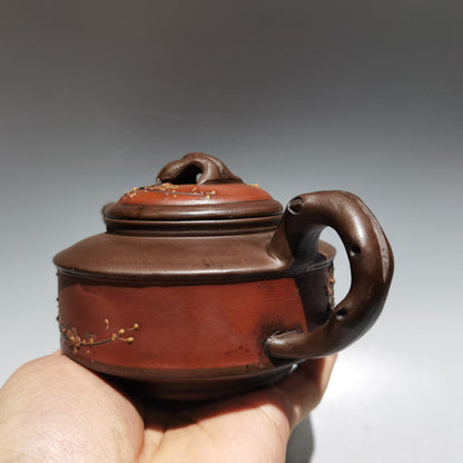 Chinese Yixing Zisha Clay Handmade Exquisite Teapot （红梅花壶 底款：周桂珍 )