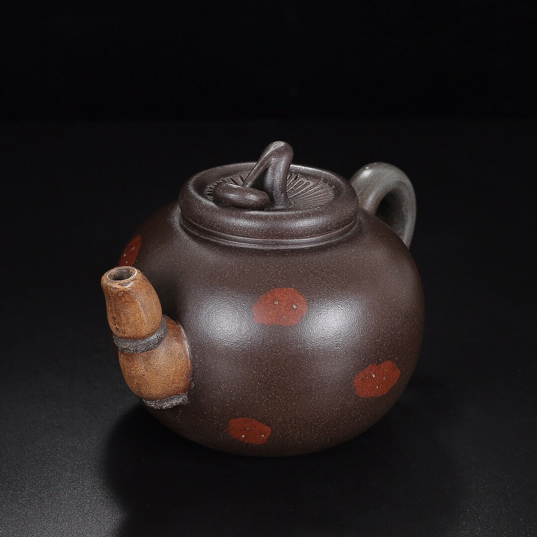 Chinese Yixing Zisha Clay Handmade Exquisite Teapot （蘑菇 底款：吕尧臣）