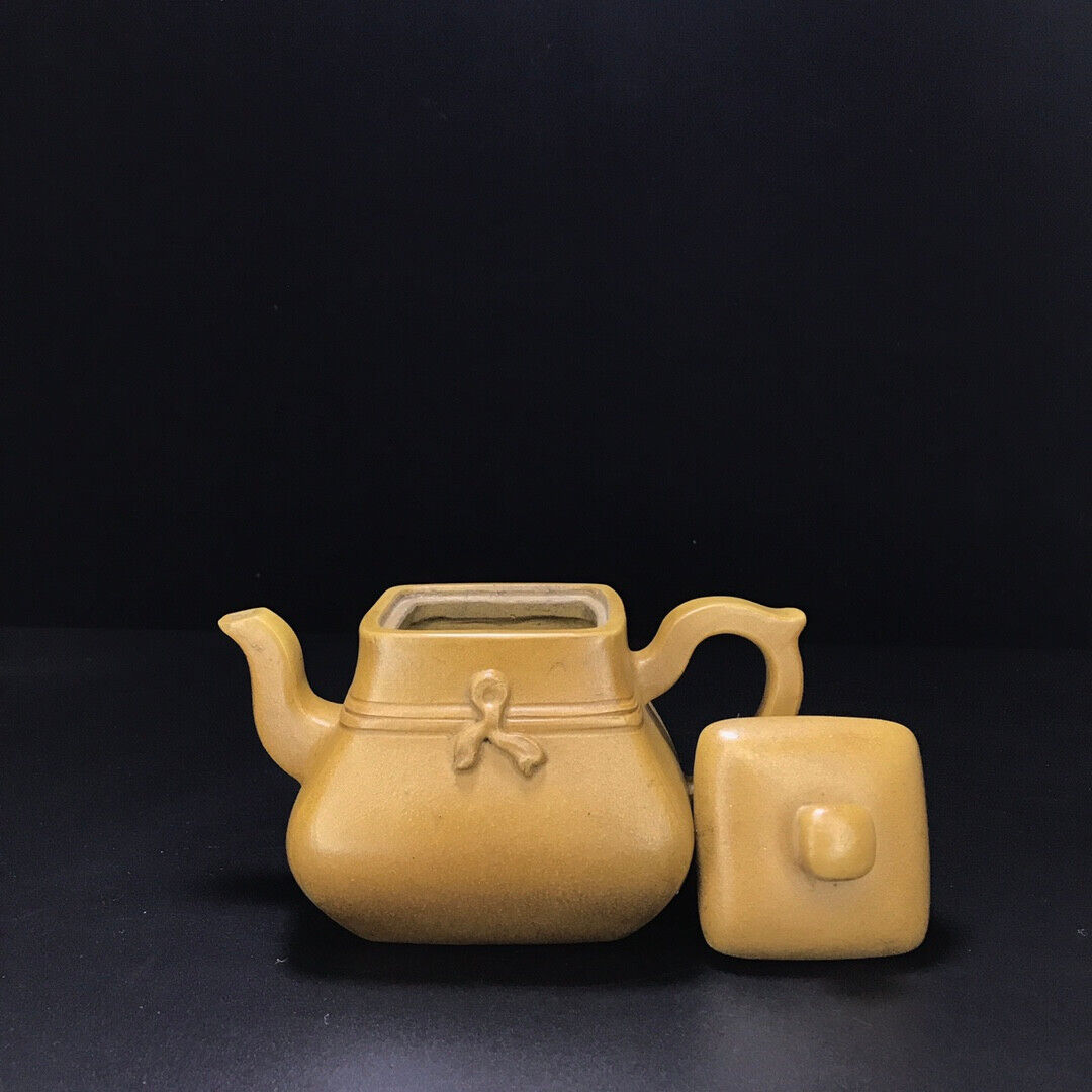 Chinese Yixing Zisha Clay Handmade Exquisite Teapot （锦绣玉带壶 底款：乾隆年制）