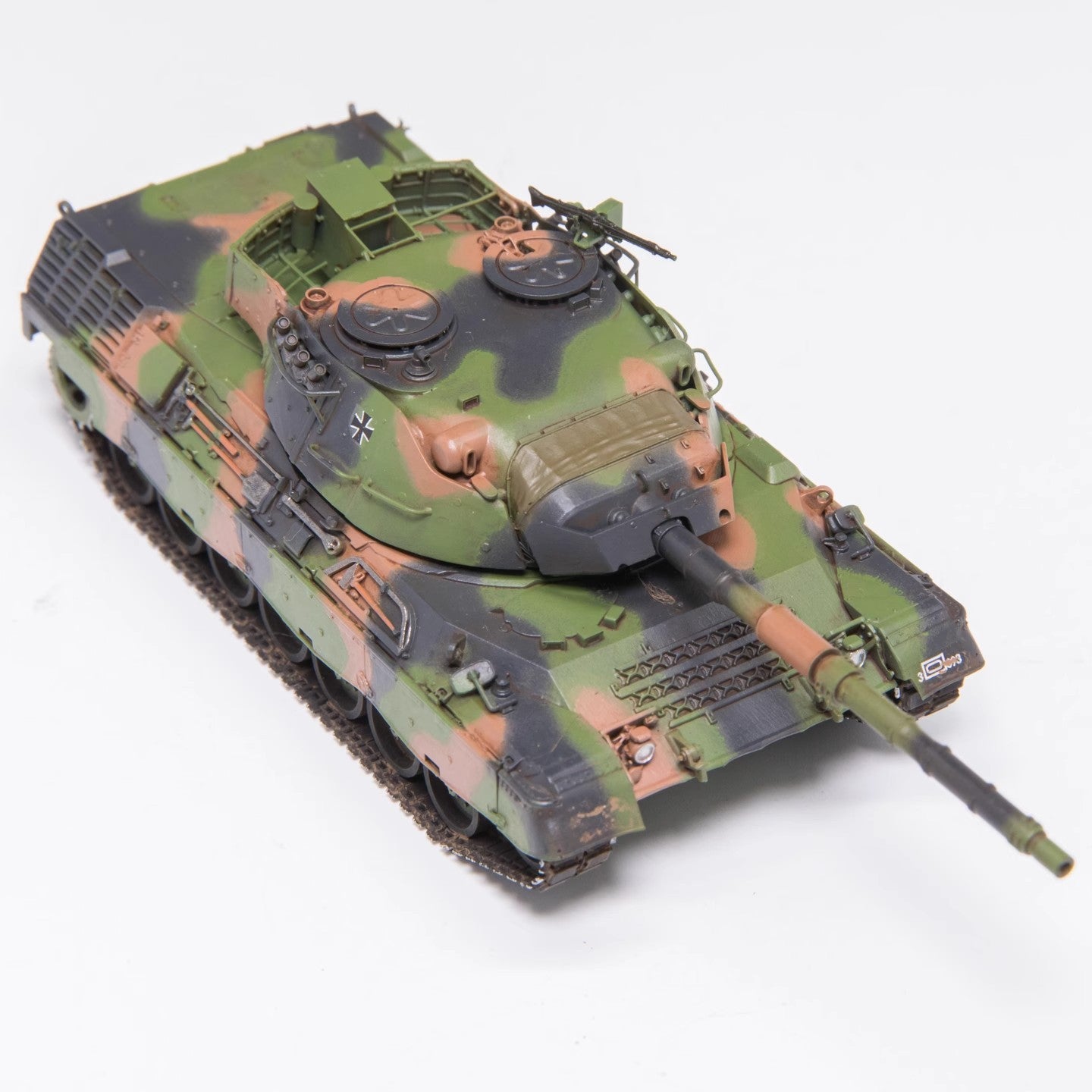 Yihe 1/72 German Leopard 1 Main Battle Tank A1A1 Finished Model Ornament