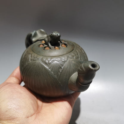 Chinese Yixing Zisha Clay Handmade Exquisite Teapot （青蛙壶 底款：蒋蓉 )