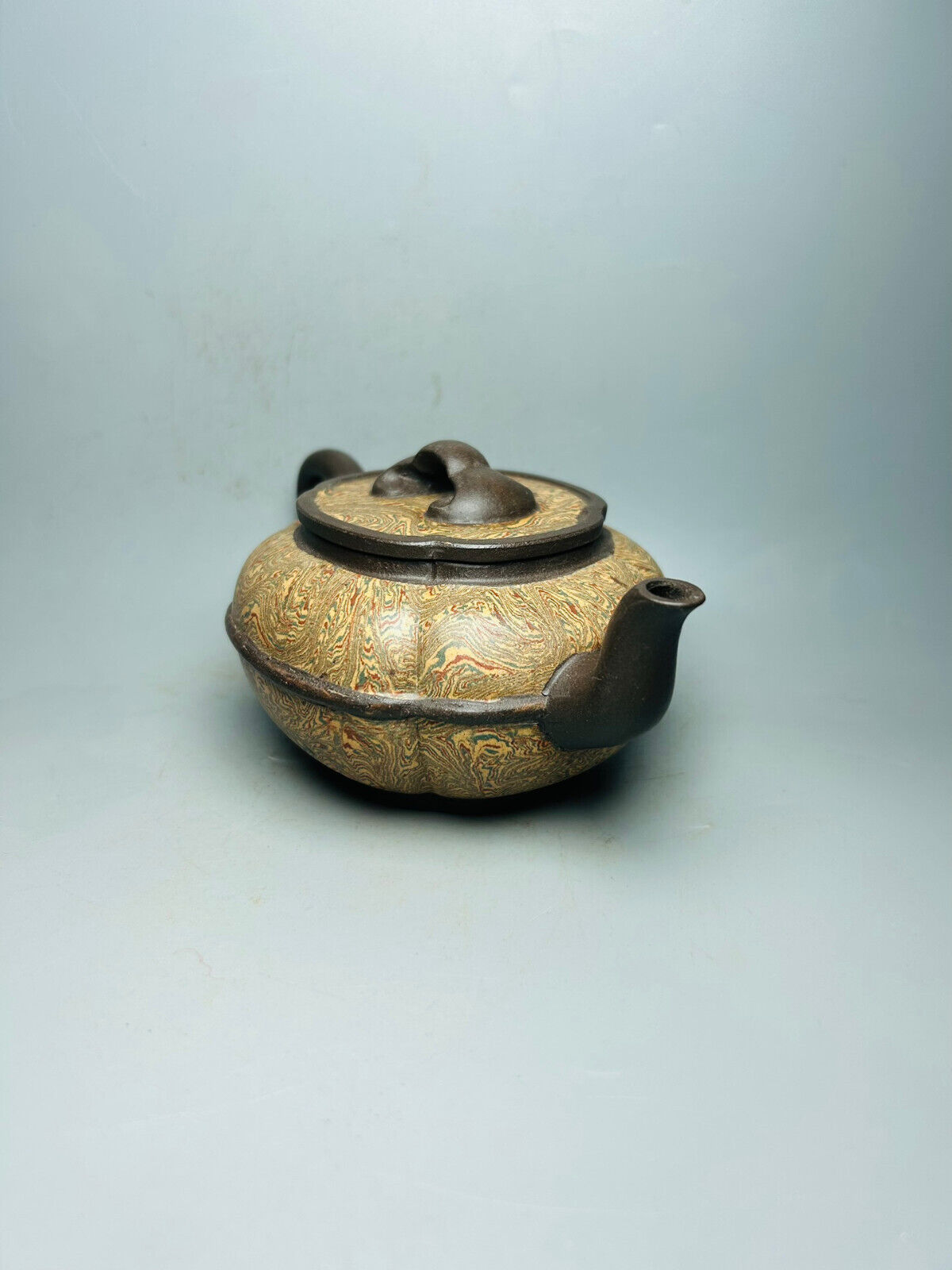 Chinese Yixing Zisha Clay Handmade Exquisite Teapot （筋纹线圆 底款：金顶商标）