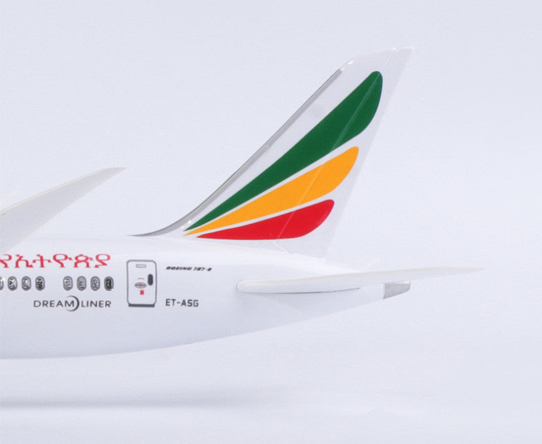 1:130 43CM Ethiopian BOEING 787 Airplane Landing Gear Resin Aircraft Plane Model