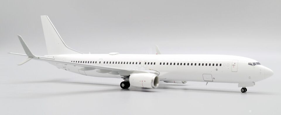 1:200 JC Wings BOEING 737-900 Passenger Blank Airplane Diecast Aircraft Model