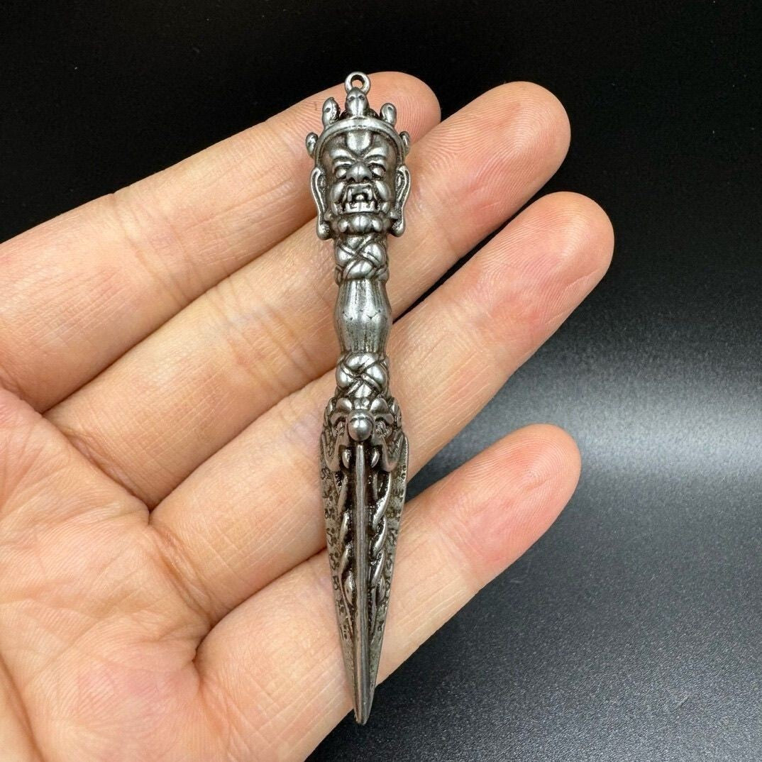 China Titben Retro Buddha Dorje Phurba Vajra Statue Vajra Pestle Amulet Pendant