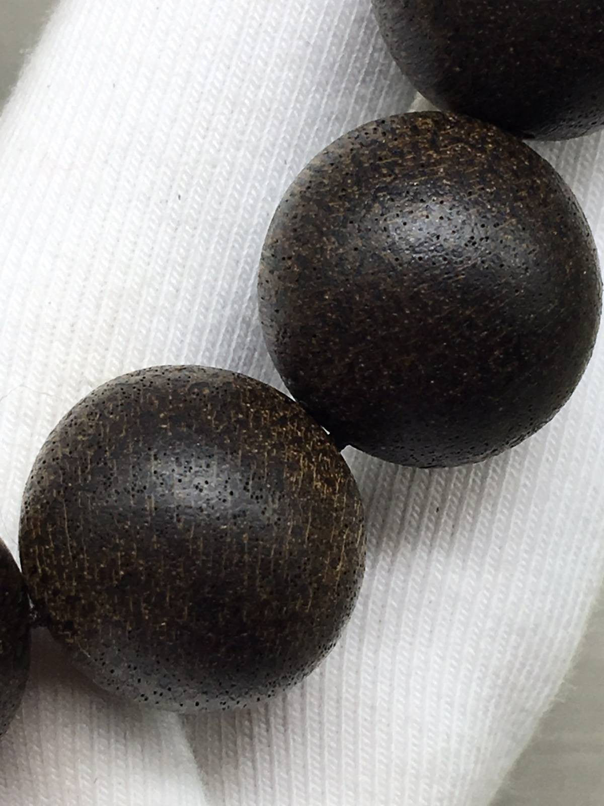 16mm Chinese Natural Eaglewood Handmade Exquisite Bracelets 31330