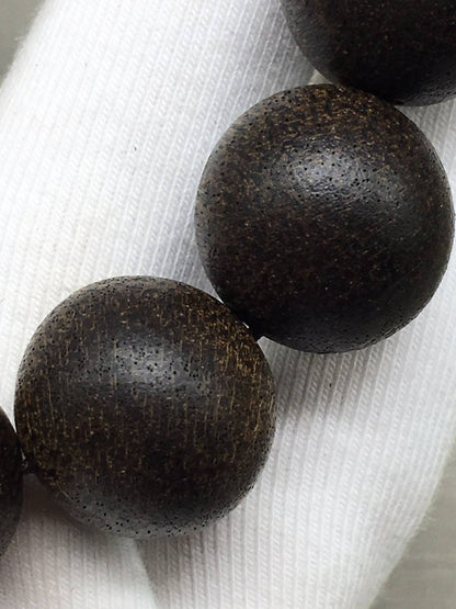 16mm Chinese Natural Eaglewood Handmade Exquisite Bracelets 31330