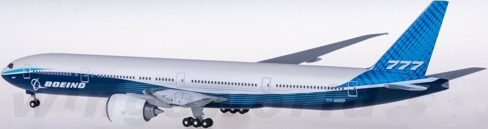 1:200 37CM Hogan BOEING 777-300ER Passenger Airplane ABS Plastic Aircraft Model