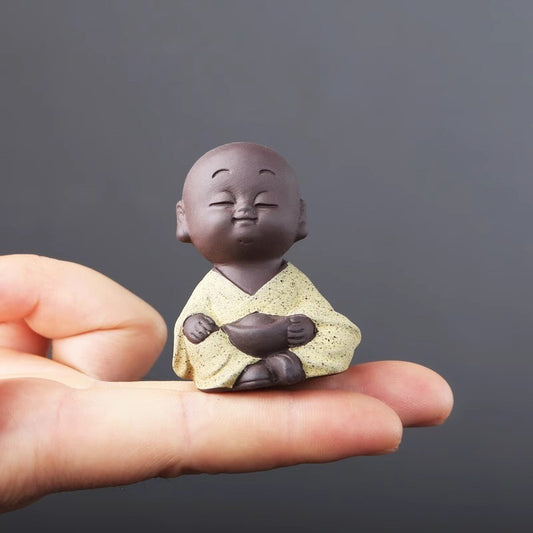 1X Mini Handicraft Buddha Statue Monk Statuette Figurine Ceramic Ornaments Decor