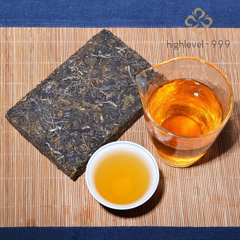 250g Raw Pu'er Yunnan Laobanzhang Compressed Square Tea Brick