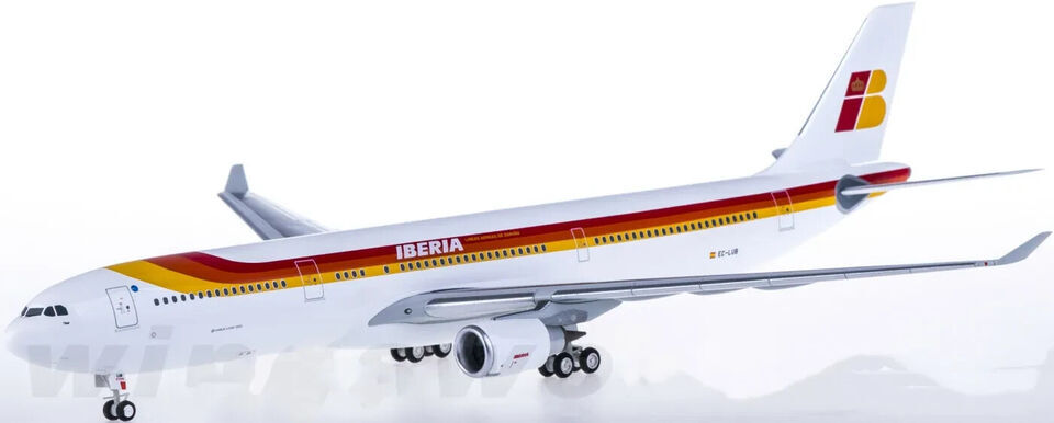 1:200 32CM Herpa IBERIA AIRBUS A330-300 Passenger Airplane ABS Plastic Model