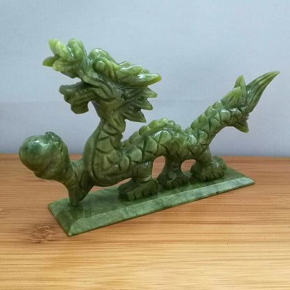 China Handmade Jade Carving Natural Jade Dragon Fengshui Decoration