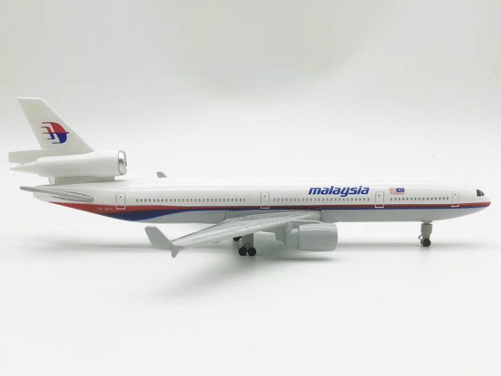 20CM Malaysia McDonnell Douglas MD-11 Passenger Aircraft Diecast Airplane Model