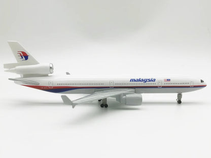 20CM Malaysia McDonnell Douglas MD-11 Passenger Aircraft Diecast Airplane Model