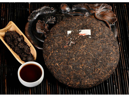1999 Yunnan Tong Qing Hao Pu-erh Tea Cake Yiwu Mt. Old Tea Ripe Puer Cooked 357g