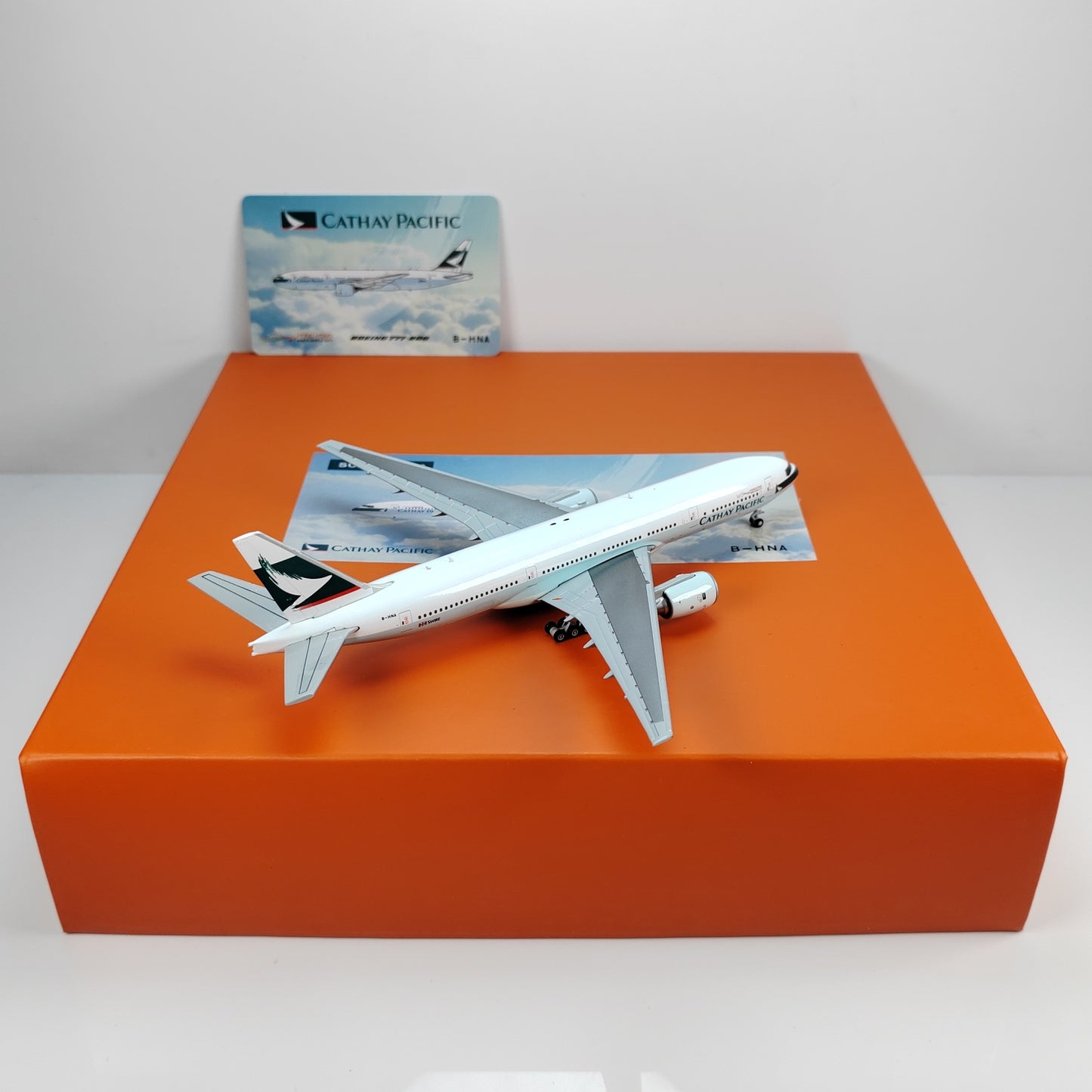 1:400 JC Wings CATHAY PACIFIC BOEING B777-200 Passenger Airplane Diecast Model
