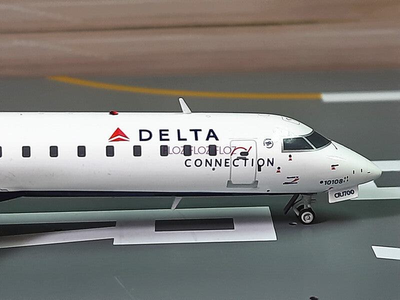 GeminiJets for Delta Airlines for BOMBARDIER CRJ-700 N391CA 1:200 Aircraft Model