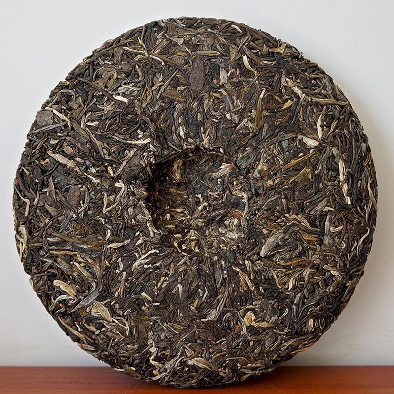 2015 Haiwan Old Comrade Great Auspicious Sheep Year Zodiac Puer Raw Tea 400g