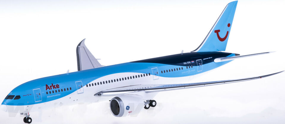 1:200 29CM Herpa Arke BOEING 787-8 Passenger Airplane ABS Plastic Aircraft Model