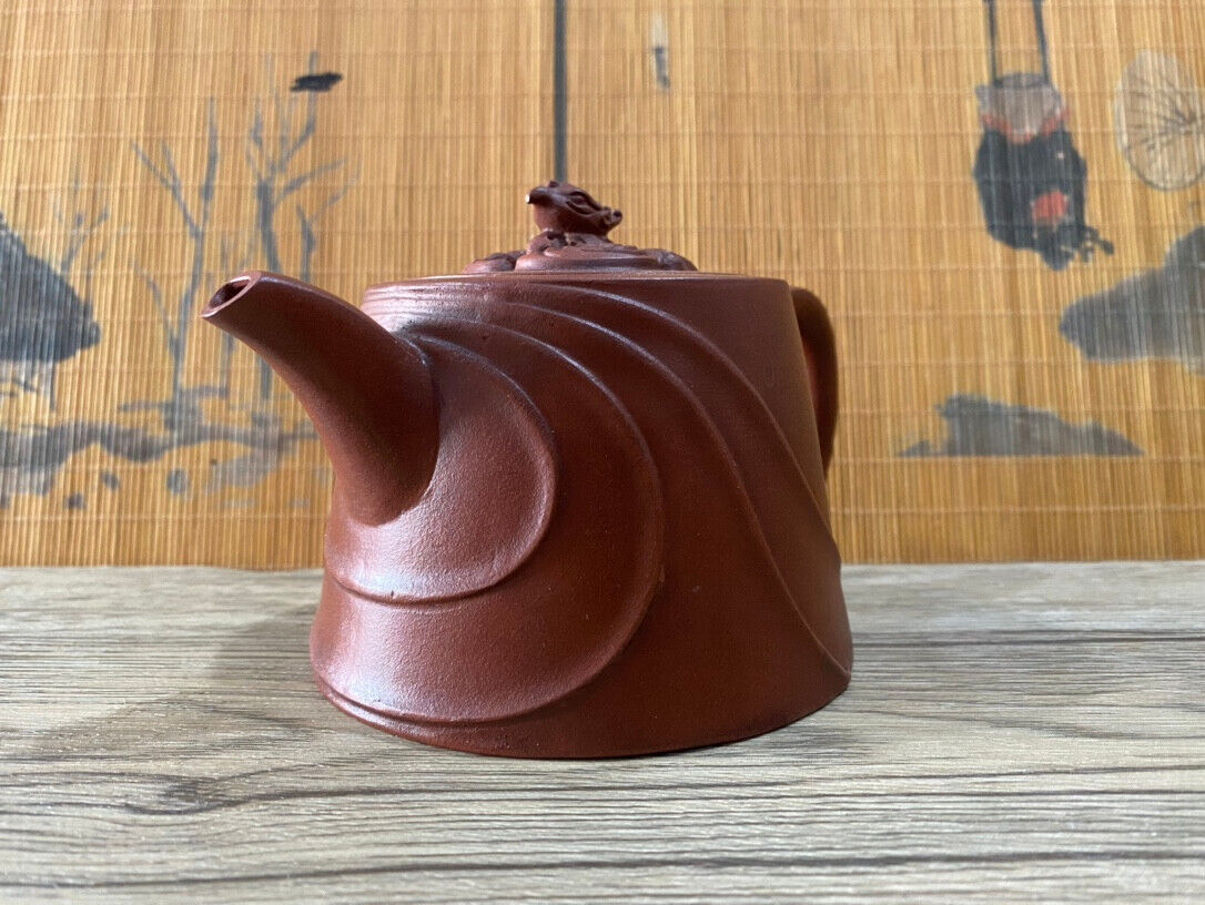 Chinese Yixing Zisha Clay Handmade Exquisite Teapot（壶 底款：顾景舟）