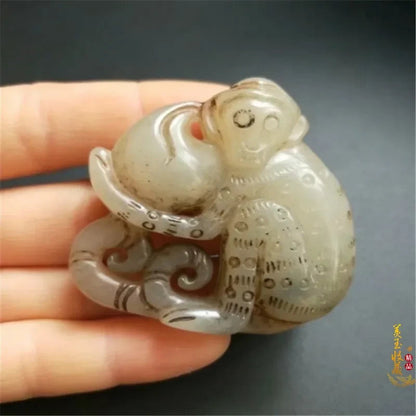 Rare China Natural Old Jade Carving Monkey Collection Pendant Hsiuyen Jade Gift