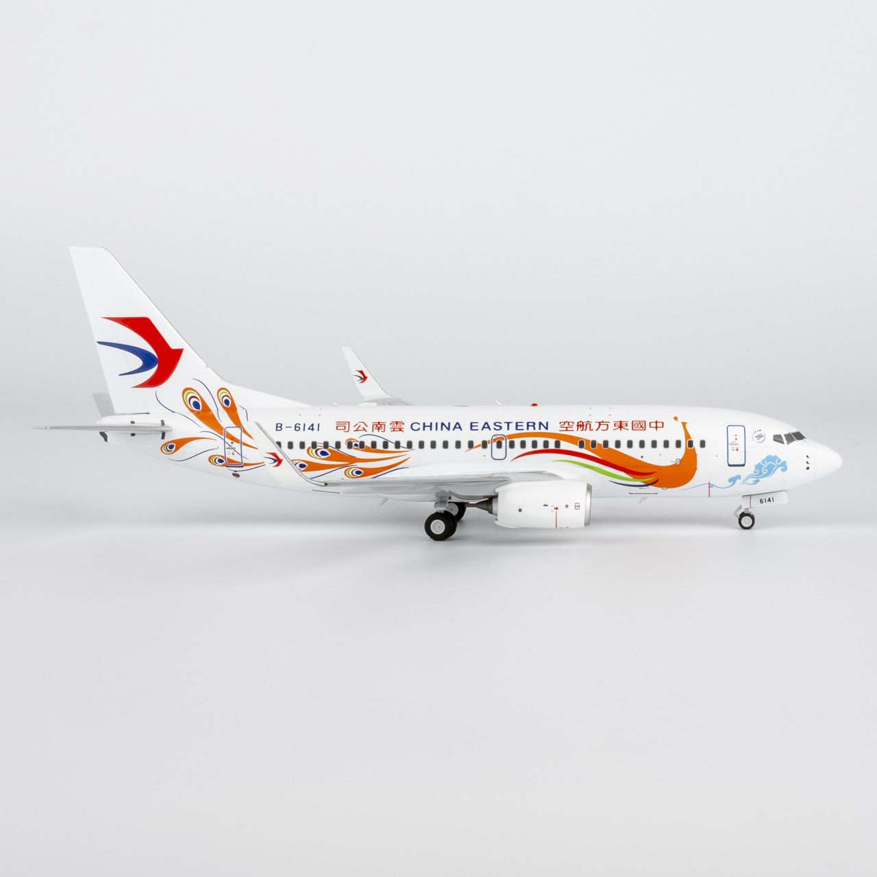 1:200 NGmodels China Eastern B737-700 Passenger Airplane Diecast Plane Model
