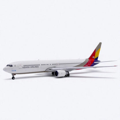 1:400 JC Wings Asiana Boeing 767-300 Passenger Airplane Diecast Plane Model
