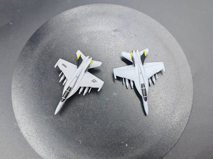 1/400 US Ea-18G Growler Carrier-Based Electronic Warfare Airplane Mode 2/pcs
