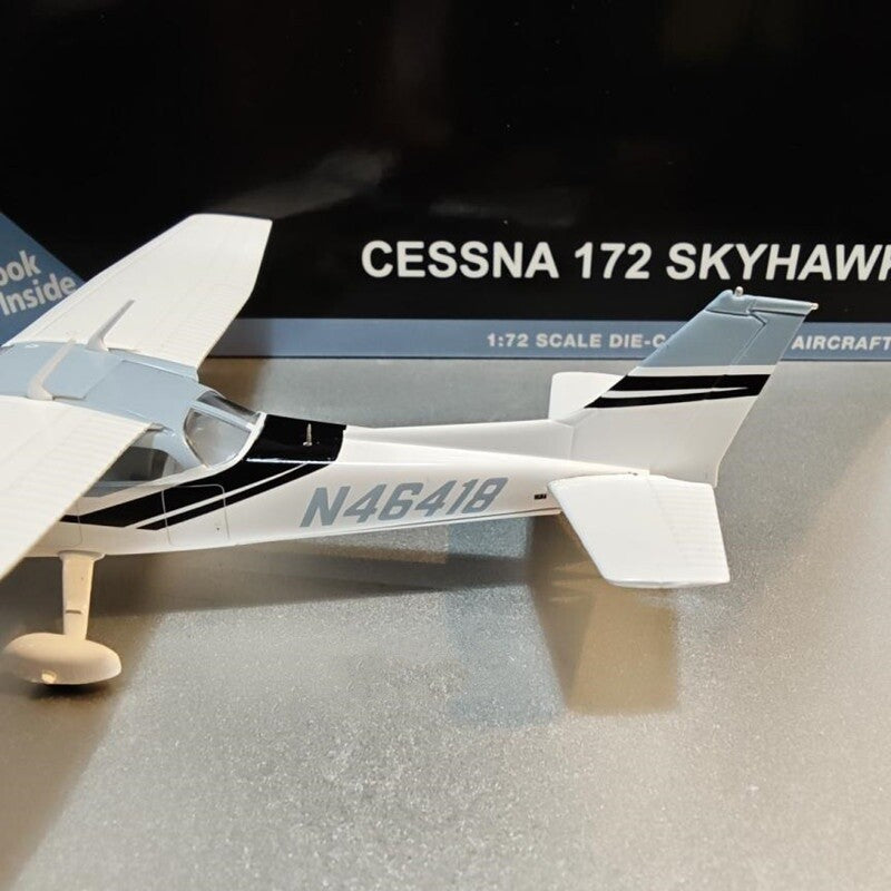 1:72 GeminiJets Cessna 172M Skyhawk N46418 Diecast Aircraft Model