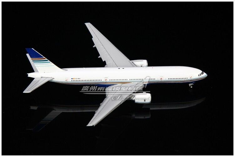 1:400 JC Wings PRIVILEGE BOEING 777-200 Passenger Plane Flap Down Diecast Model