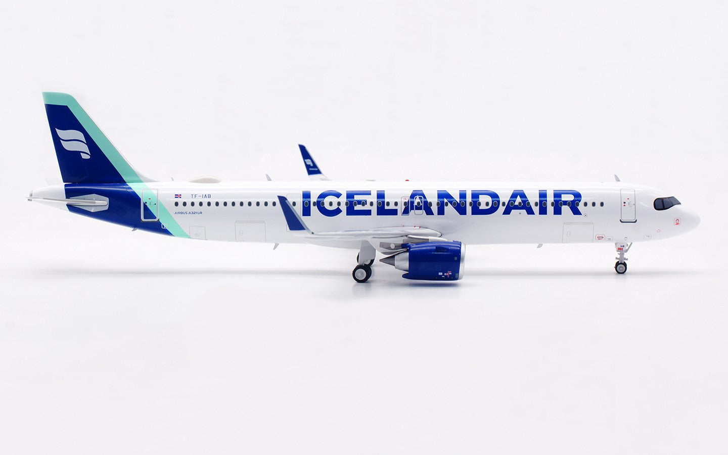 1:200 InFlight ICELANDAIR A321NEO Passenger Airplane Diecast Aircraft Model