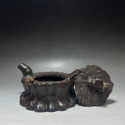 Chinese Yixing Zisha Clay Handmade Exquisite Teapot （松鼠一捆竹 底款：蒋蓉）