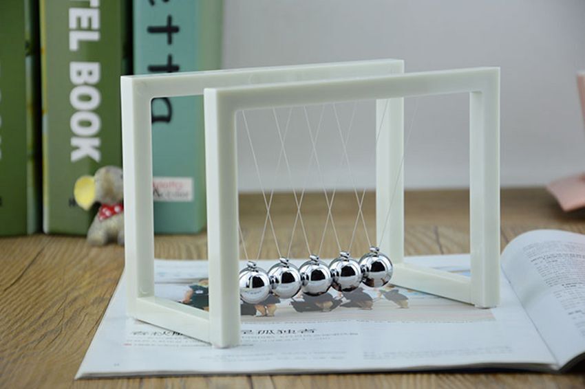 Newton's Swinging Balance Ball Metal Figurines Office Desk Decorations Ornaments