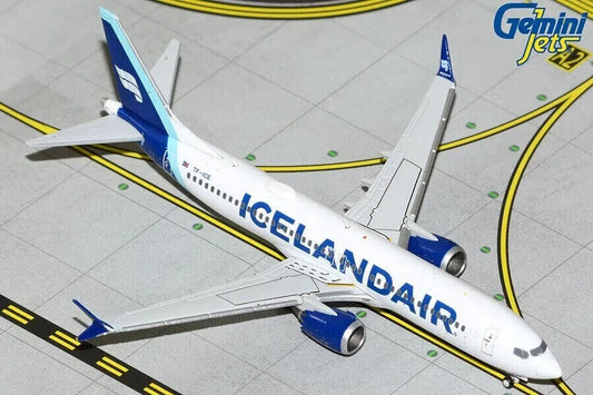1:400 GeminiJets ICELANDAIR BOEING 737 MAX 8 Passenger Airplane Diecast Model