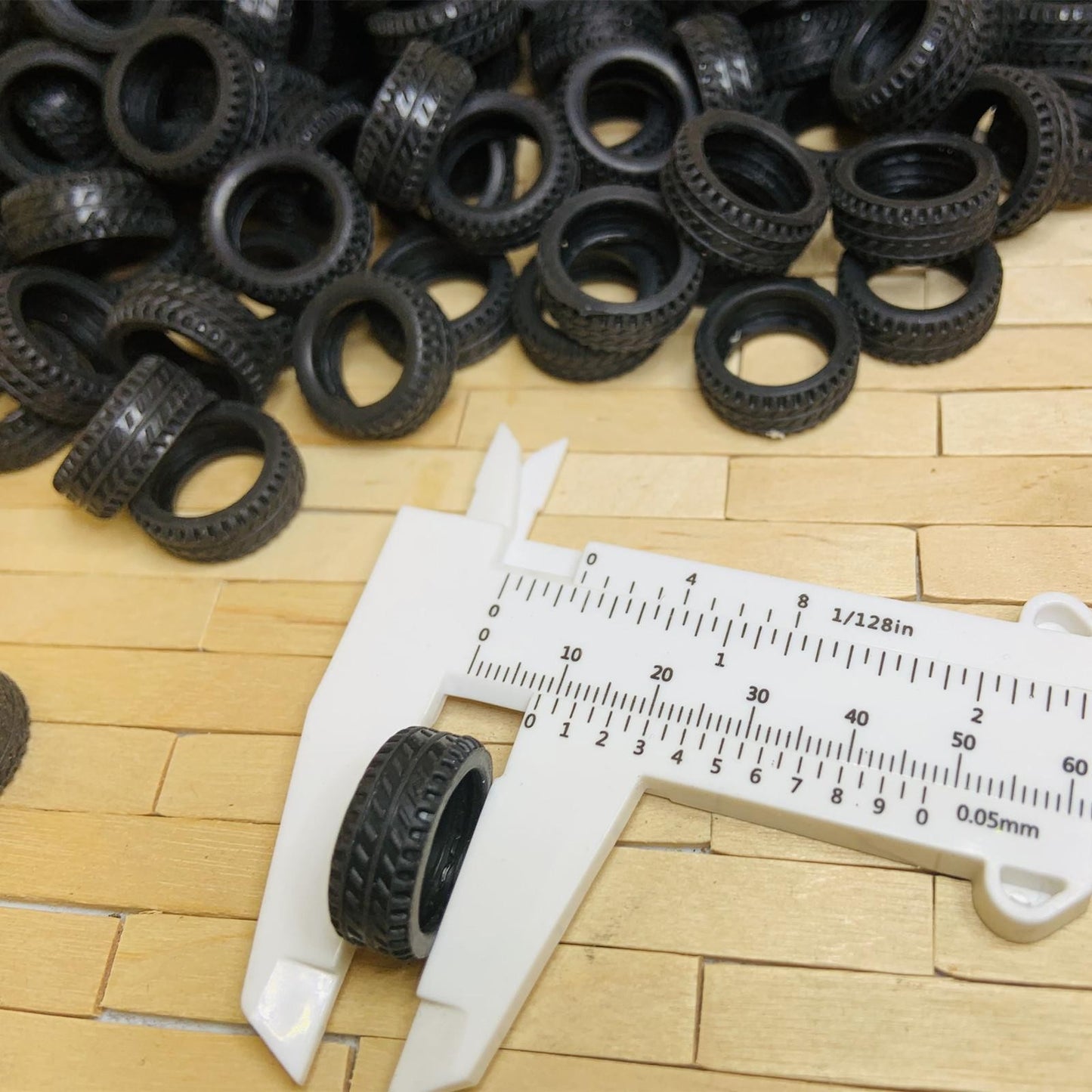 50PCS 1/32 Model Car Rubber Tire Replacement Parts For Military Model Cars